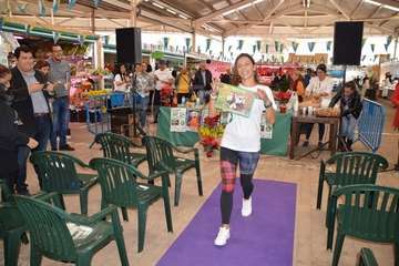 Presentación del calendario solidario 2010 en el Mercado Municipal de Telde (Foto TA)